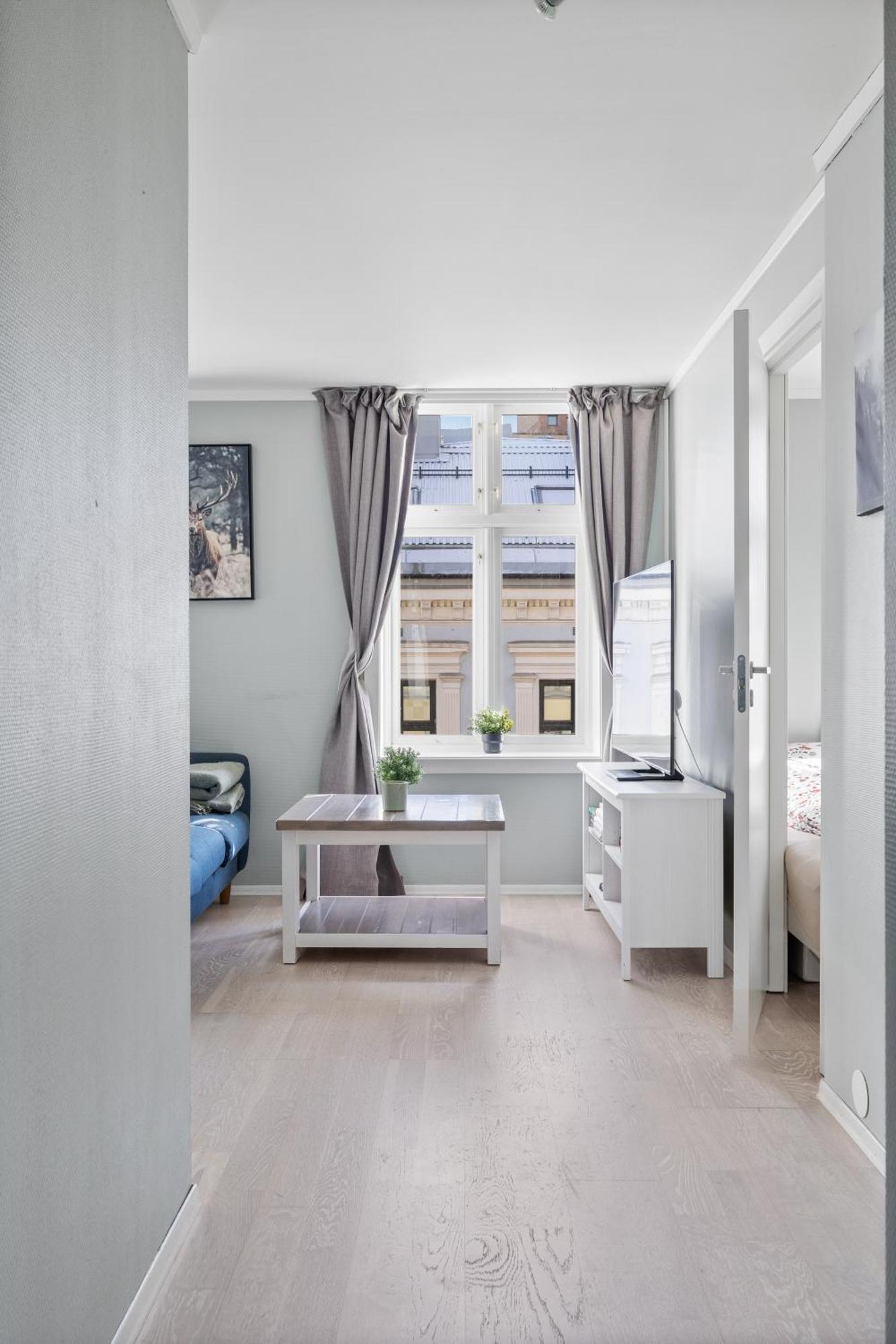 Beautiful Space With Balcony Apartment