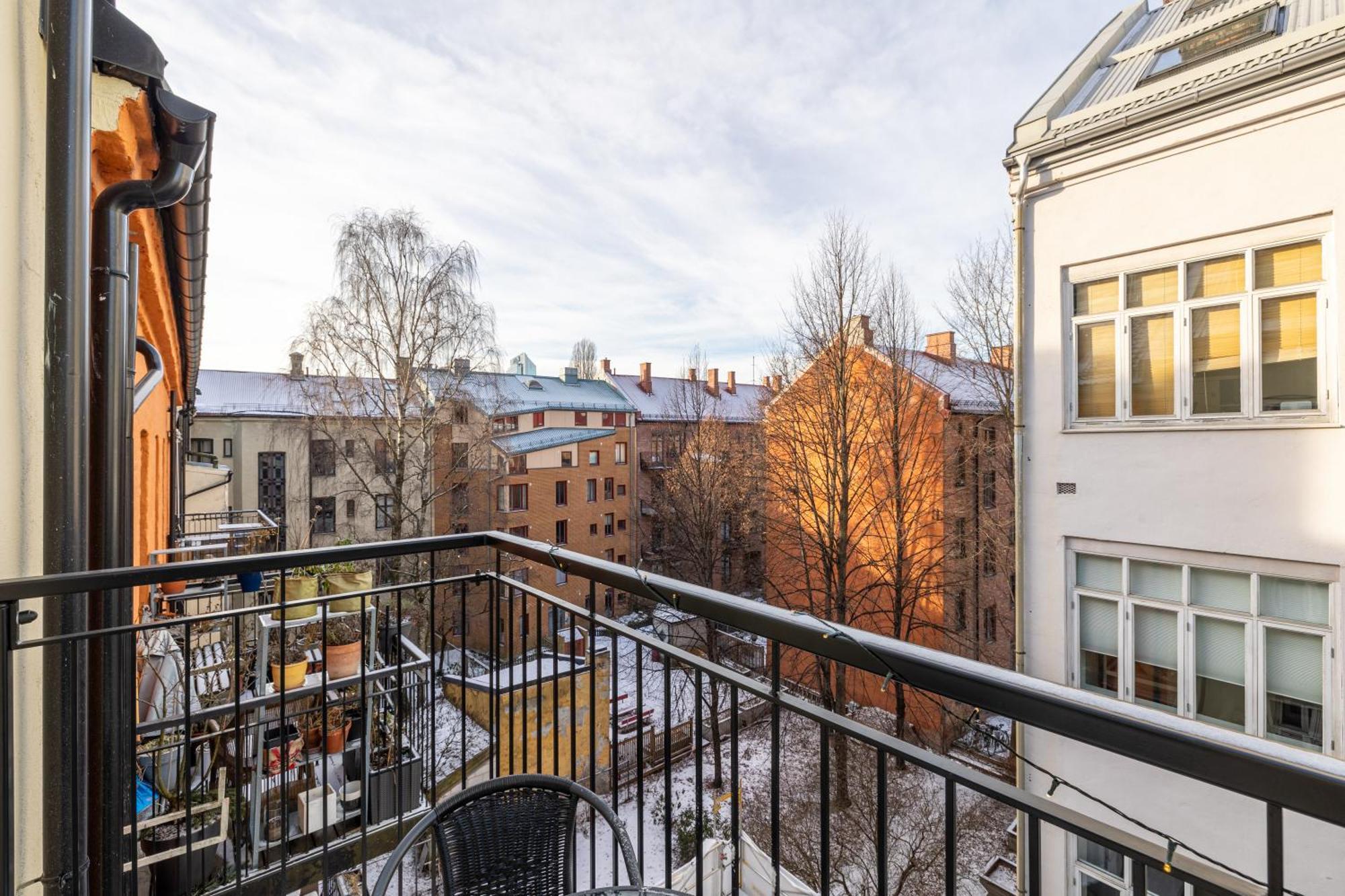 Apartment Beautiful Space With Balcony